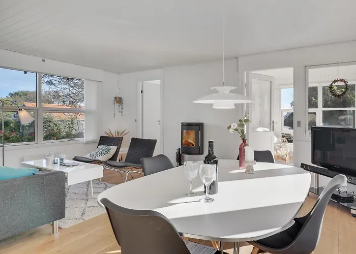 Kalleholled Denm * Gudhjem